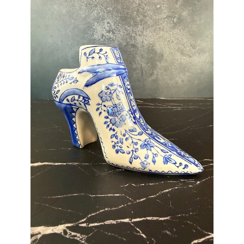 The Canton Collection Decorative Victorian Toile Porcelain Shoe Blue and White - Picture 6 of 9